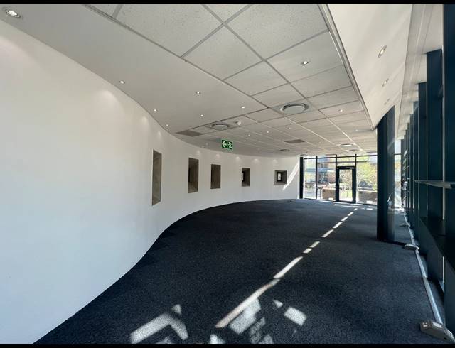 102M² OFFICE TO LET IN MELROSE ARCH